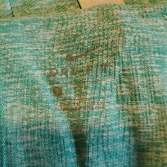 Nike dri-fit teal tank top - Picture 7 of 7